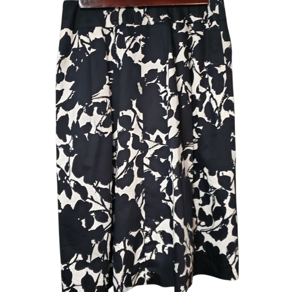 LaFayette 148 Petite Black White Floral  A-Line Knee Length Skirt Size 6 - Picture 1 of 13